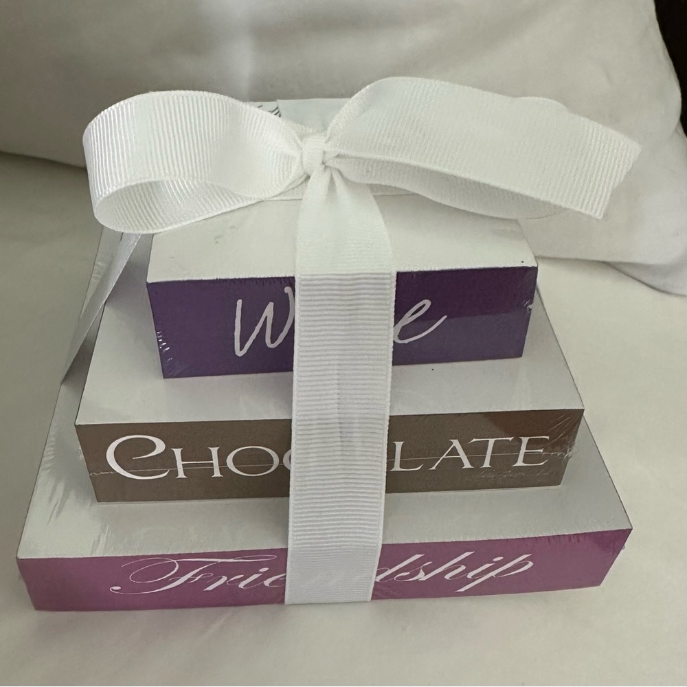 ⚡️2/$12 🍷🆕 Lady Jayne, Ltd. “Friendship Tower of Notes”. Three Tier.  NWT.